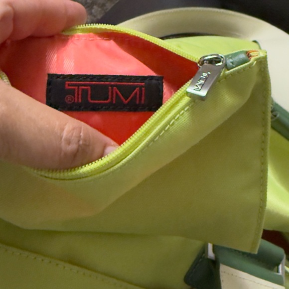 Tumi Green Tote Bag excellent condition - Picture 14 of 17